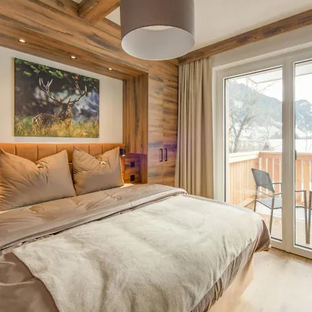 Golden Lodges With Parking
